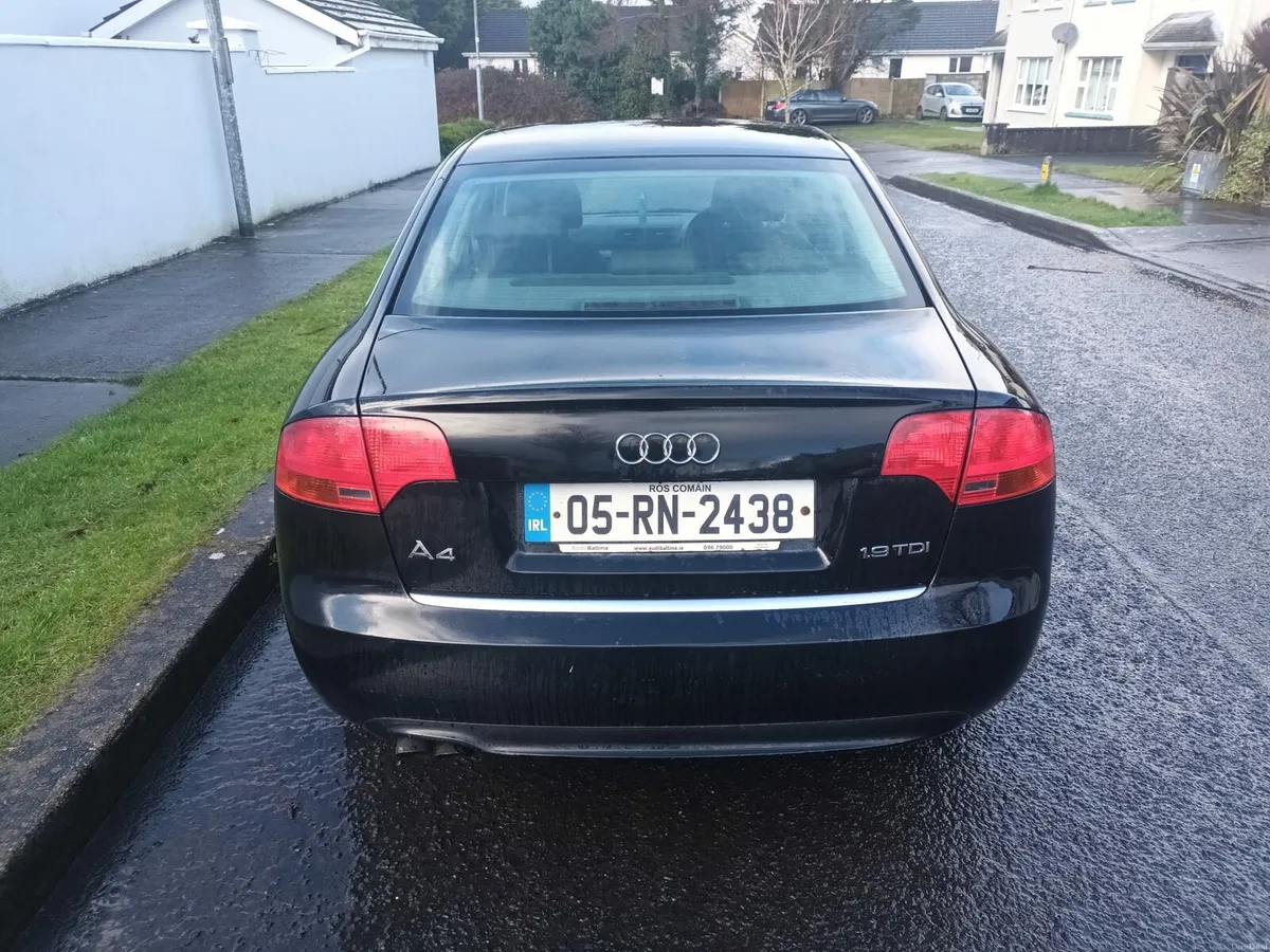 Audi A4 2005 - Image 2