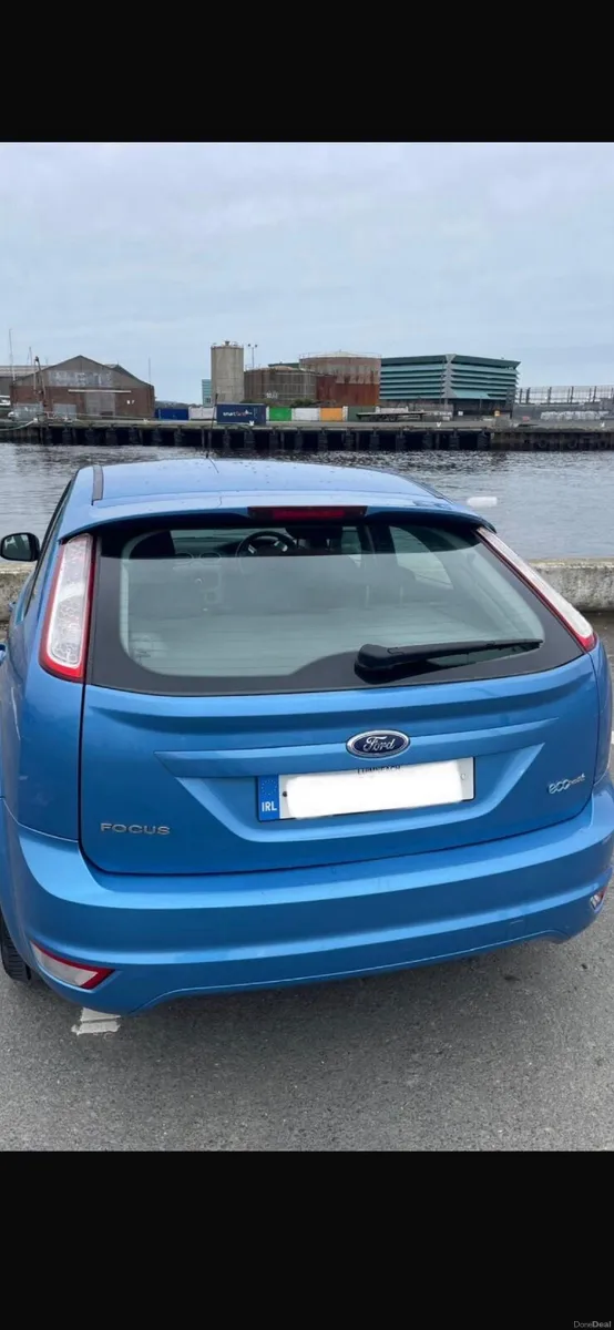 Ford Focus 2010 - Image 2