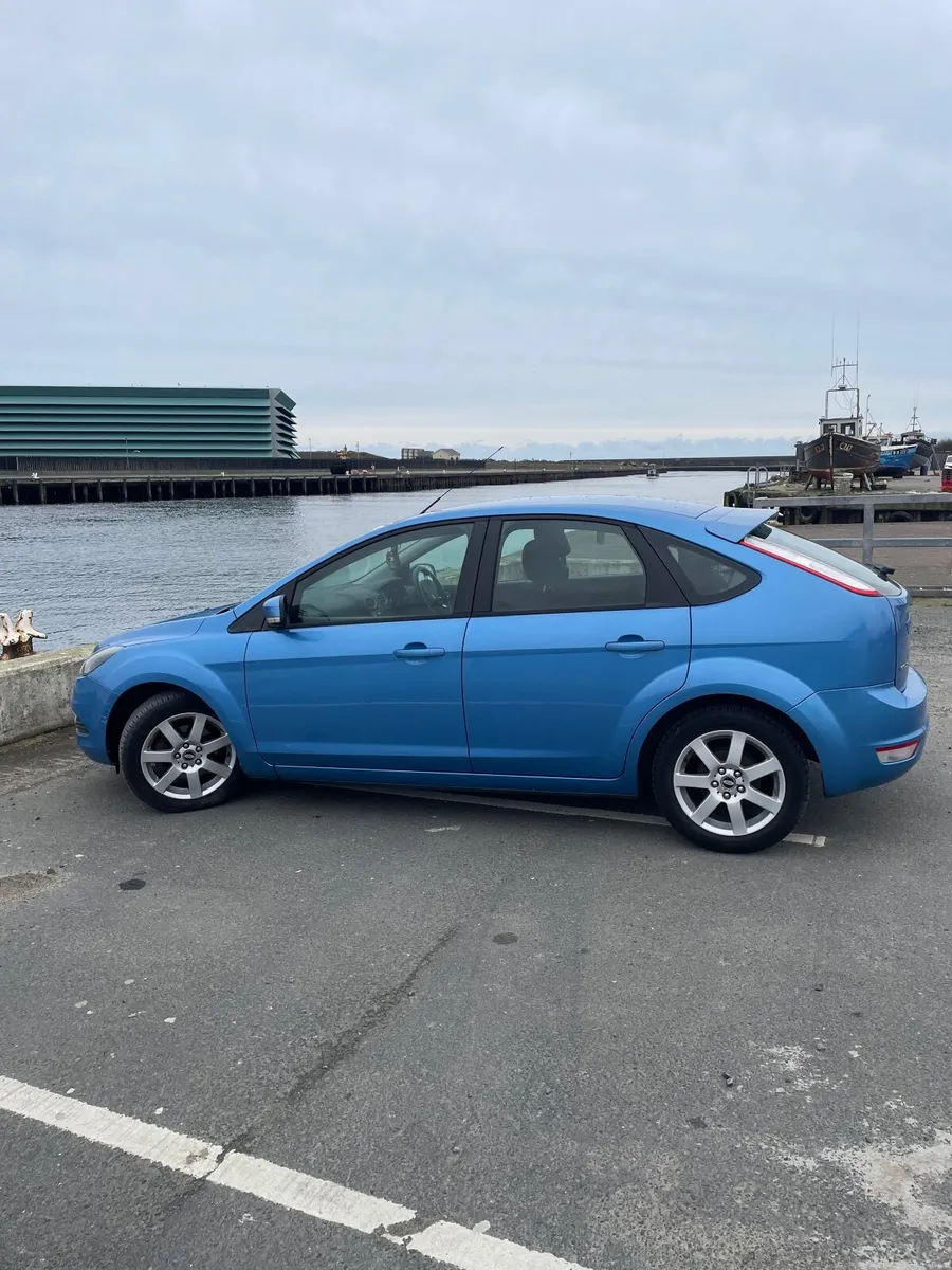 Ford Focus 2010 - Image 1