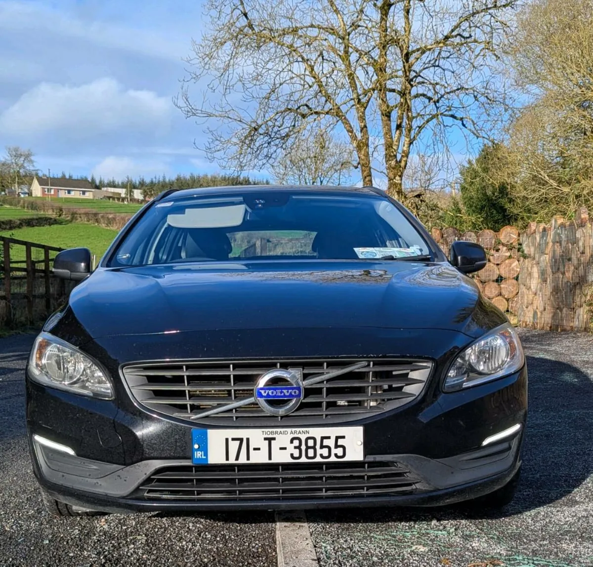2017 Volvo V60 - Image 3