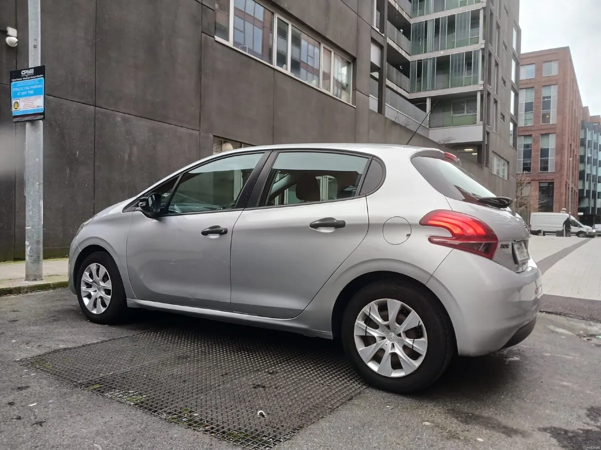 Peugeot 208 2017 - Image 4