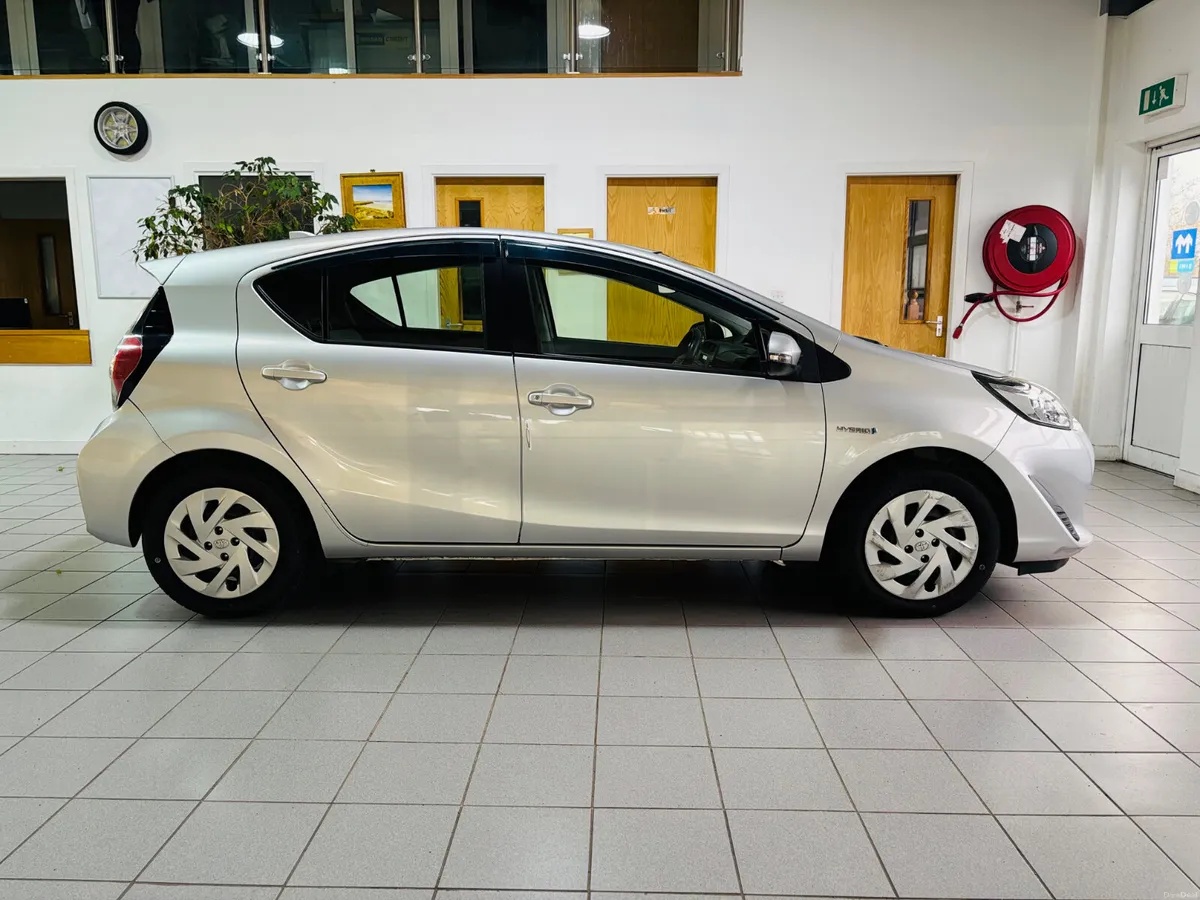 Toyota Aqua 2017 Hybrid - Image 2