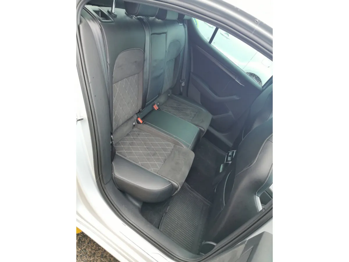 Skoda Superb SPORT 2.0 TDI 150HP   ////  FULL SERV - Image 3