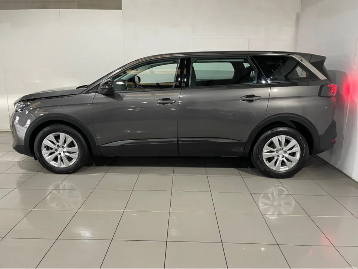 Peugeot 5008 ACTIVE 1.5 BLUE HDI  FULL SERVICE HIS - Image 6