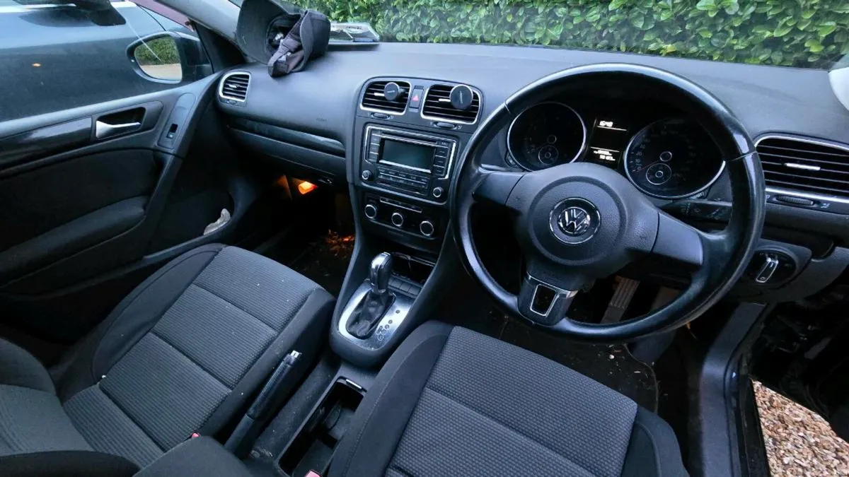 Volkswagen golf - Image 3