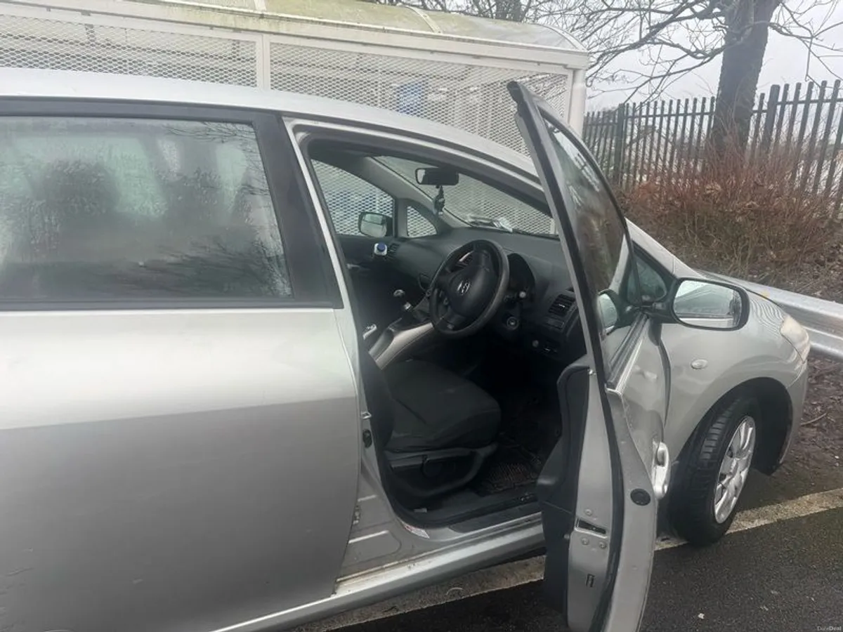 2008 Toyota Auris - Image 3