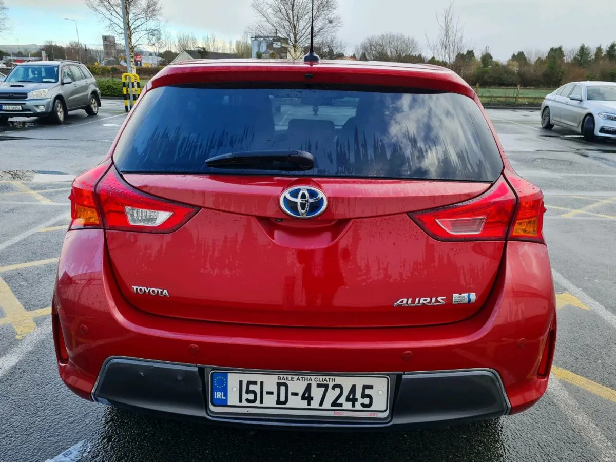 Toyota Auris Hybrid 2015 XL-Automatic - Image 3