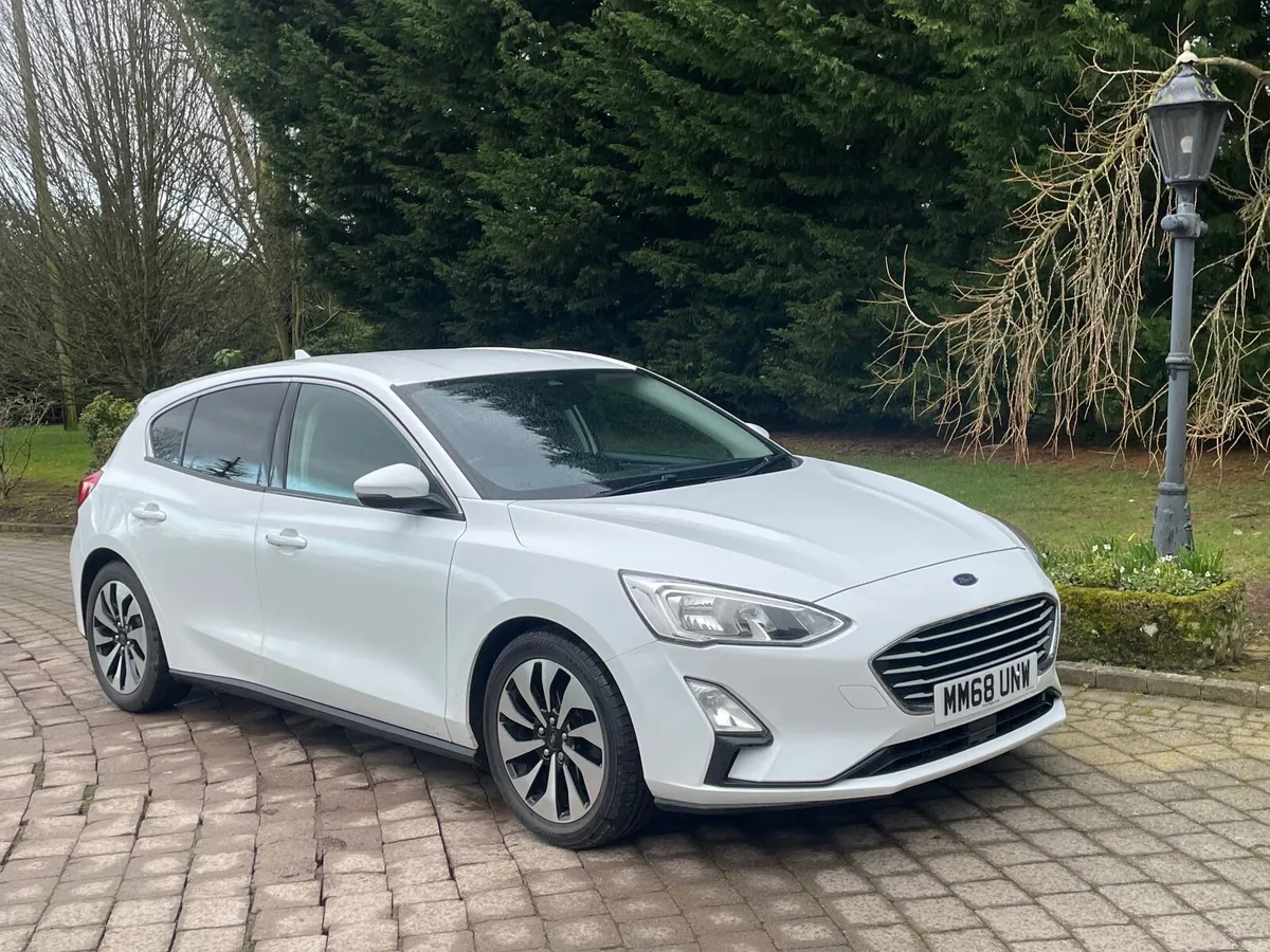 FORD FOCUS ZETEC 2018 WHITE - Image 1