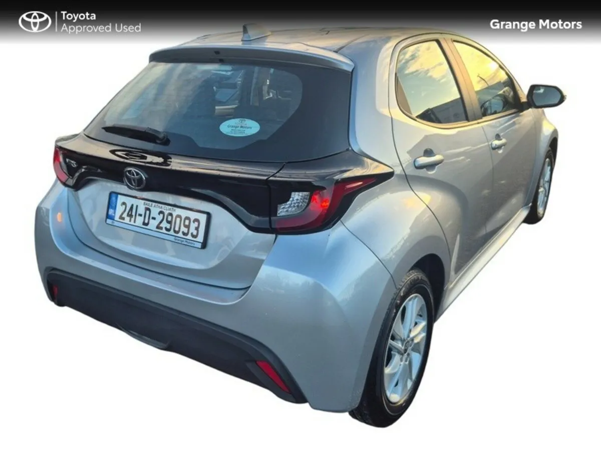 Toyota Yaris 1.5 PETROL LUNA 5DR 6 SPEED MANUAL - Image 3