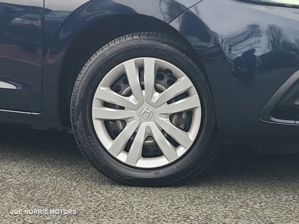 Honda Jazz 1.5 Hybrid Automatic Low mileage - Image 5