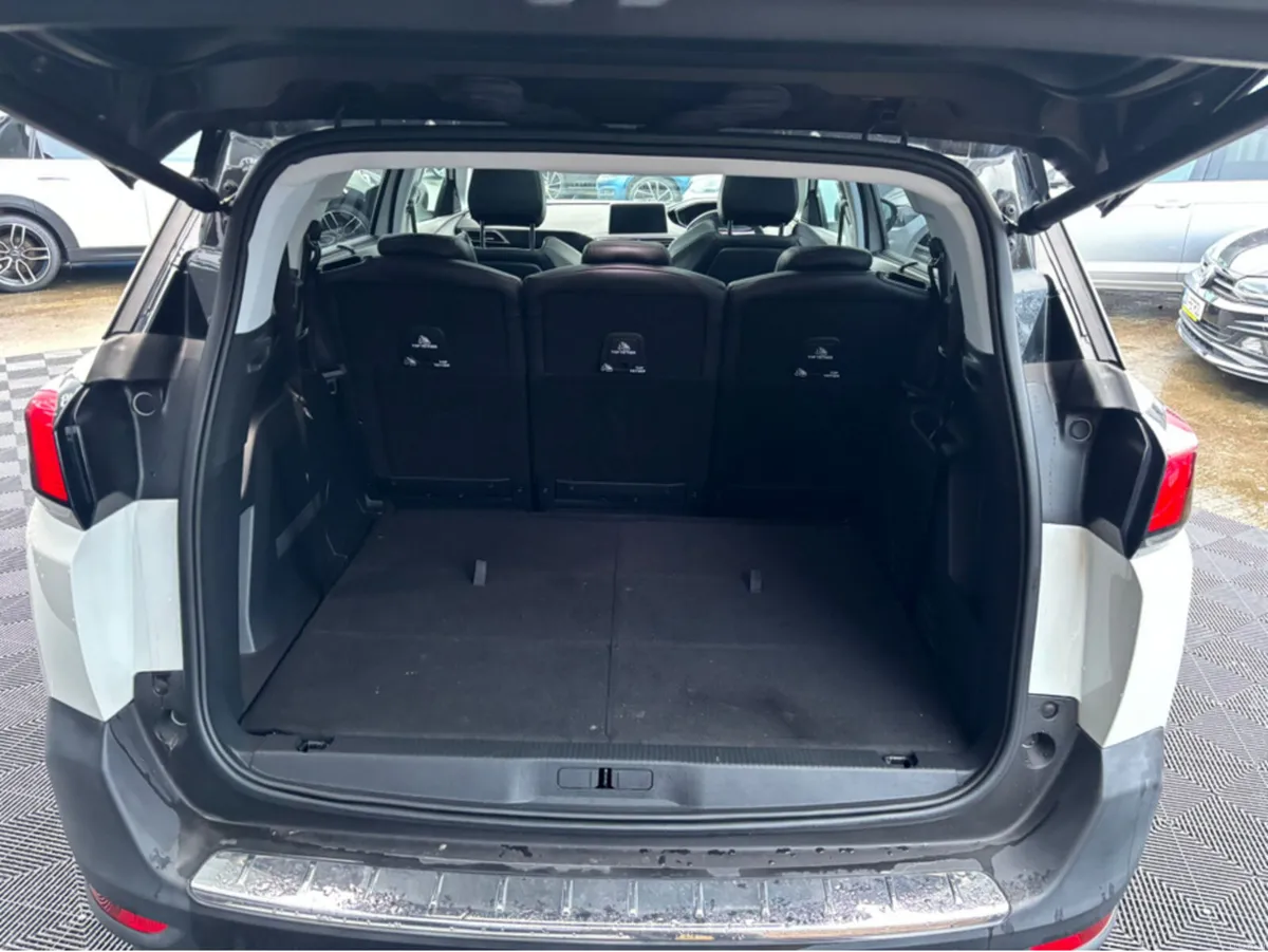 Peugeot 5008 Peugeot 5008, 7 seater, fully loaded - Image 6