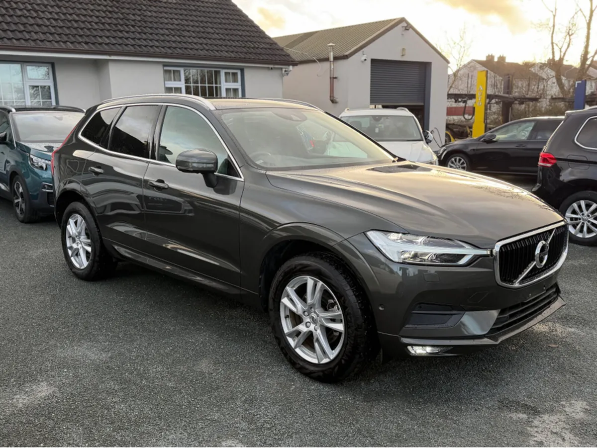 Volvo XC60 2.0 D4 MOMENTUM PLUS DIESEL AUTOMATIC / - Image 4