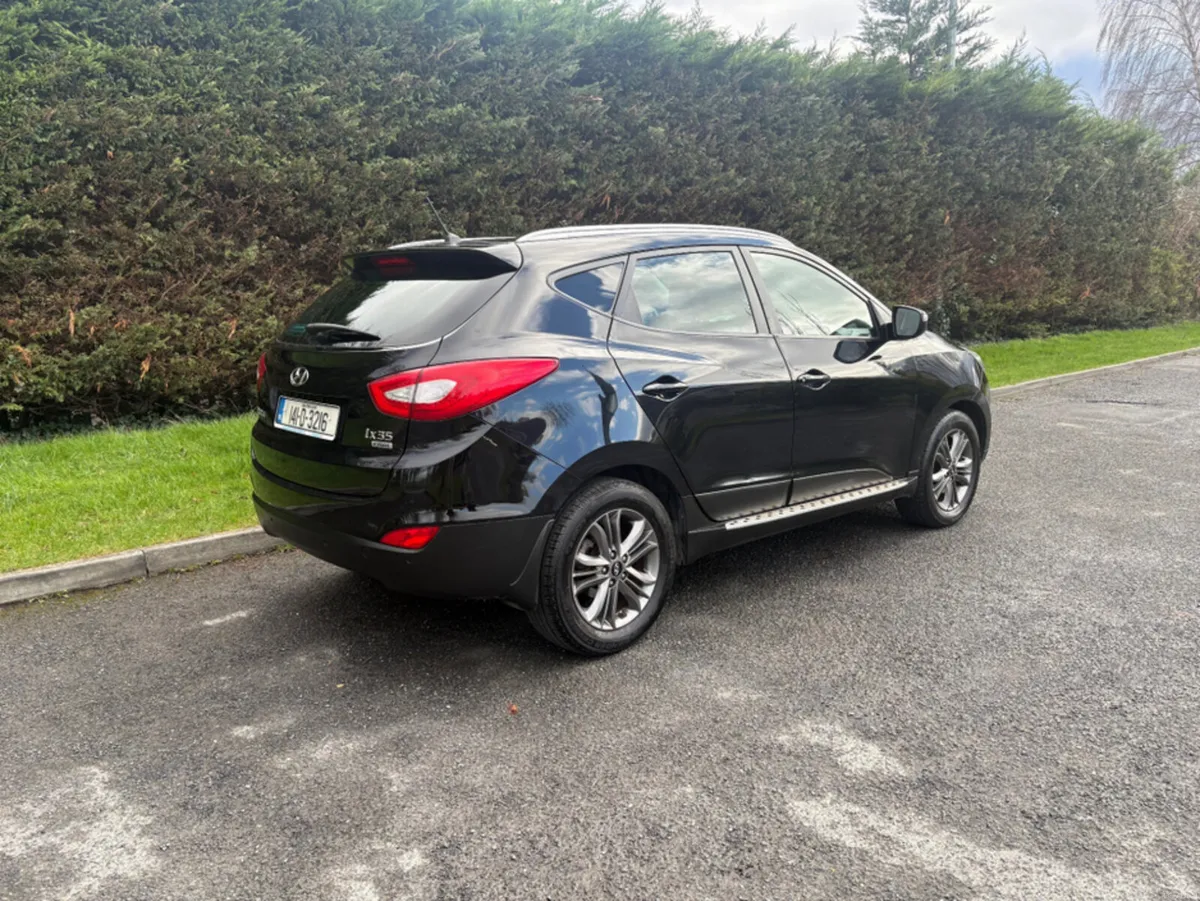 Hyundai ix35 1.7 PREMIUM 4DR - Image 3