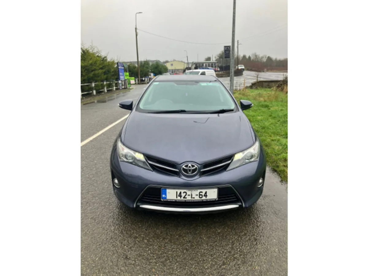 Toyota Auris 1.4 D-4D SOL 4DR 5DR - Image 2