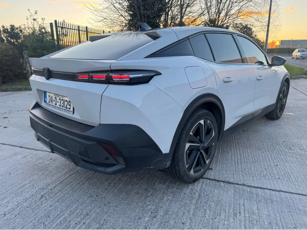 Peugeot 408 ALLURE 1.2 130 AUTOMATIC 6 - Image 2