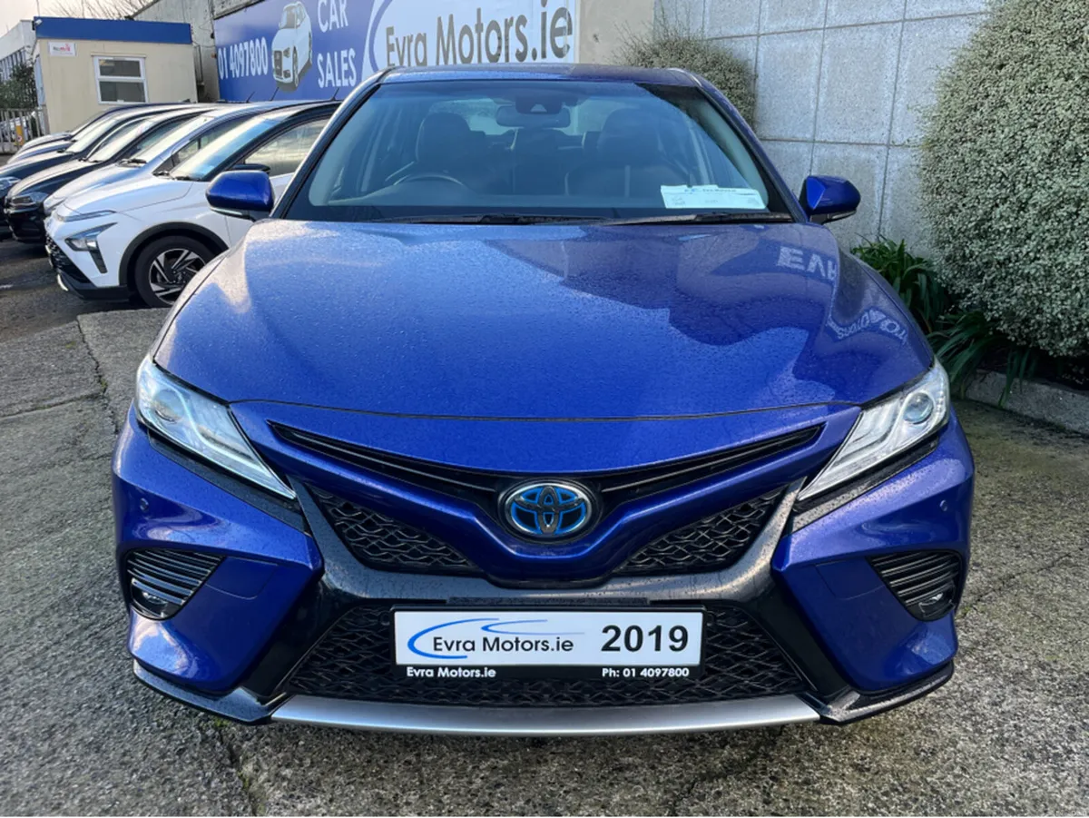 Toyota Camry WS HYBRID AUTOMATIC 2.5 PETROL //HALF - Image 2