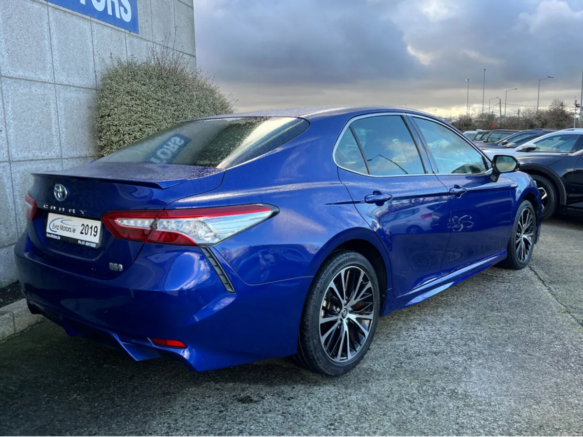 Toyota Camry WS HYBRID AUTOMATIC 2.5 PETROL //HALF - Image 4