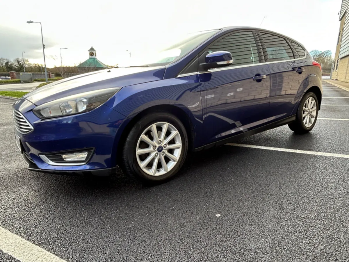 Ford Focus 1.5 TDCI TITANIUM 120PS 6SPEED 5DR - Image 3