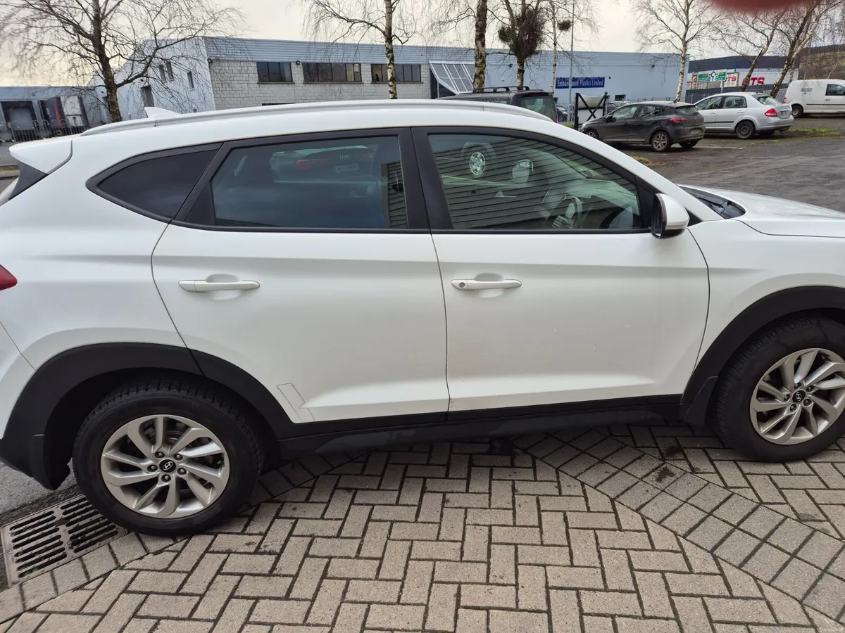 Hyundai Tucson 2016. Diesel.Manual.Service History - Image 3