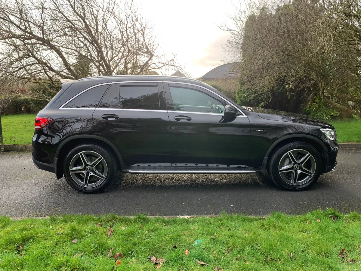 Mercedes-Benz GLC220d AMG 2019 - Image 2