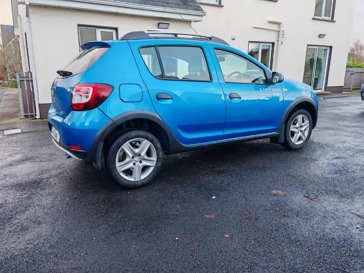 2014  Sandero Stepway Laureate. - Image 3