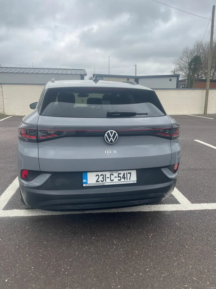 Volkswagen ID.4 2023-Business Pro-77KWH 174HP - Image 3