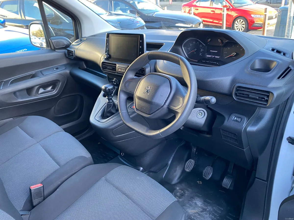 Feb 2022 Peugeot Partner Professional Premium HDi - Image 4