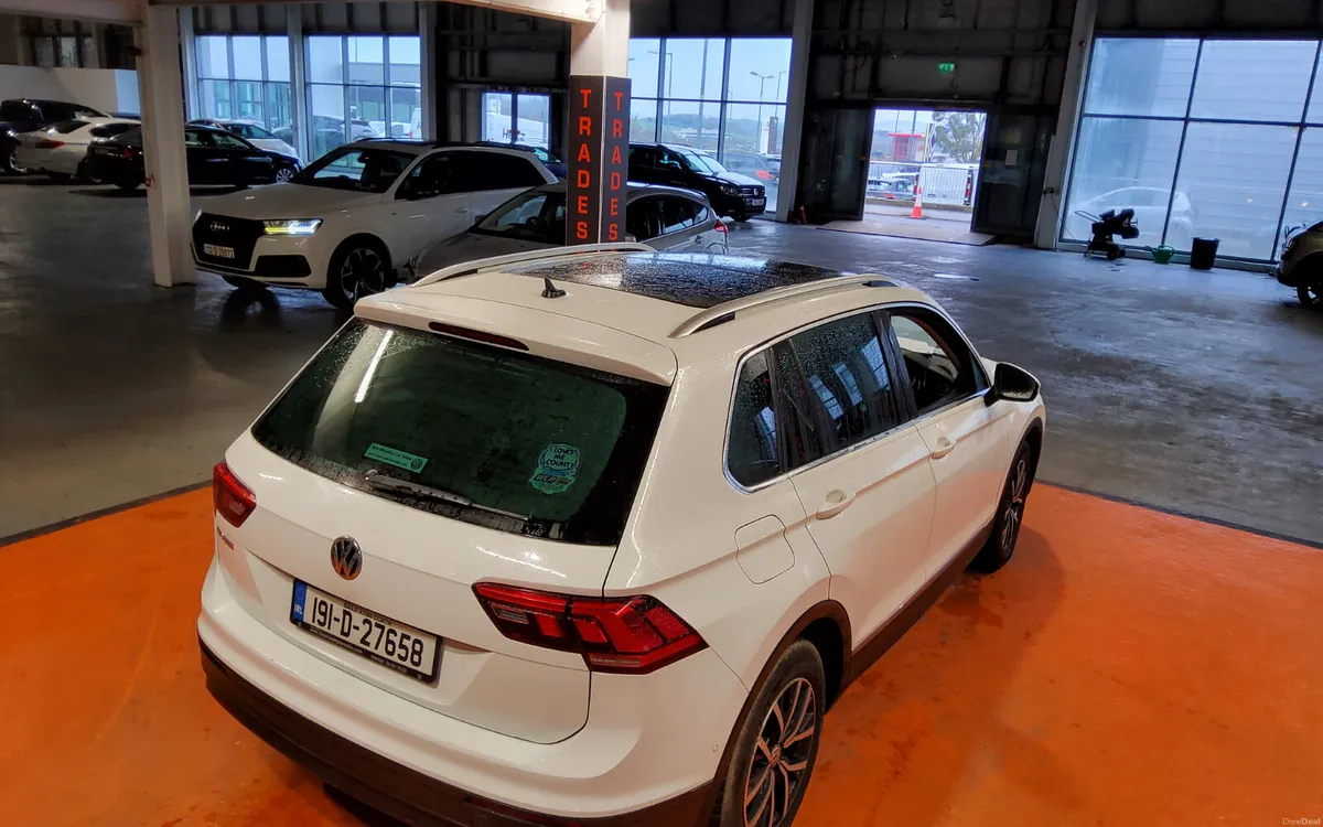 Volkswagen Tiguan 2019 - Image 3