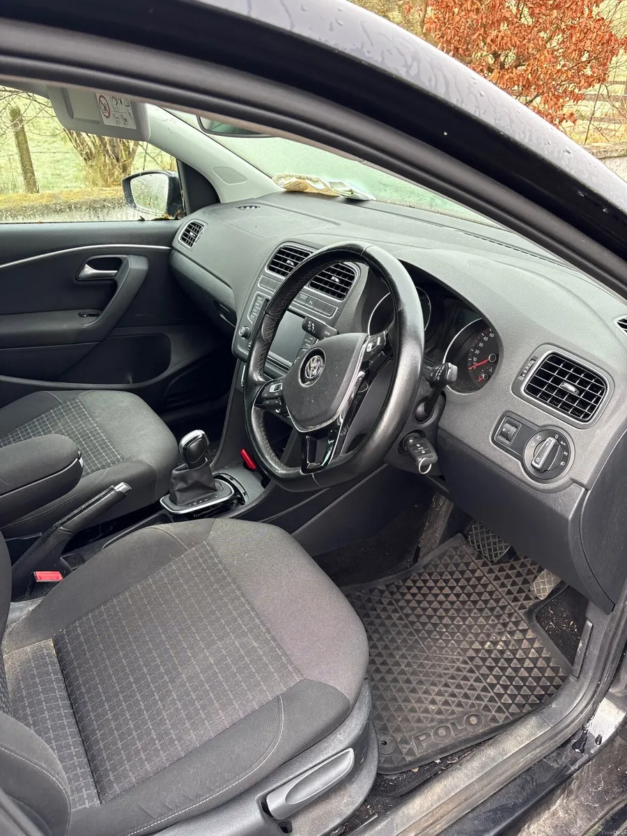 Volkswagen Polo 2017 Mercedes C200 - Image 2