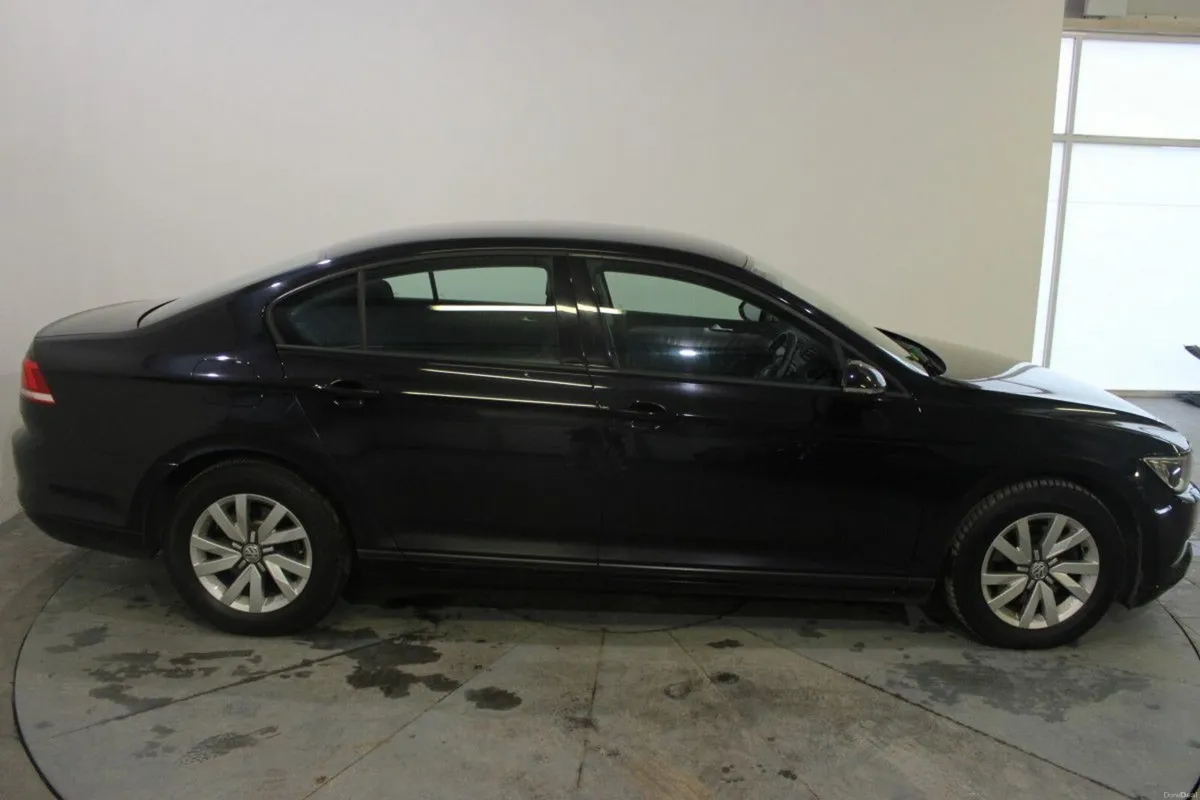 Volkswagen Passat 1.6 TDI 120HP Trendline - TENDER - Image 4