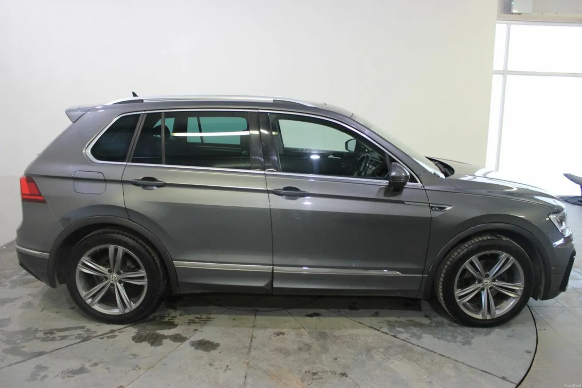 Volkswagen Tiguan 2.0 TDI 150HP R-Line - TENDER 19 - Image 3