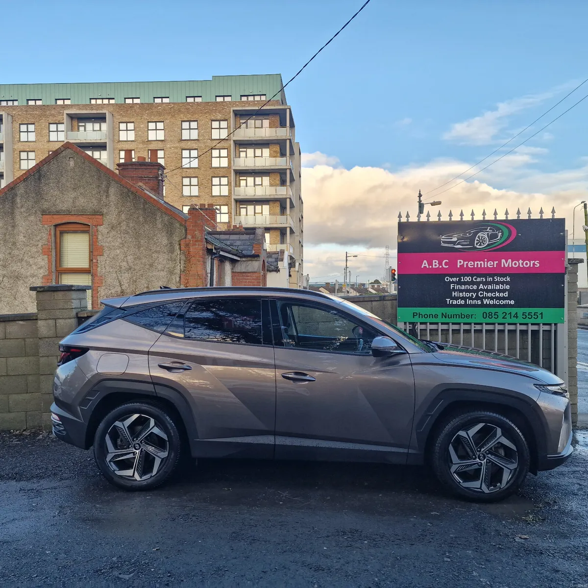 Hyundai Tucson 2023 Petrol Plug-in Hybrid - Image 2