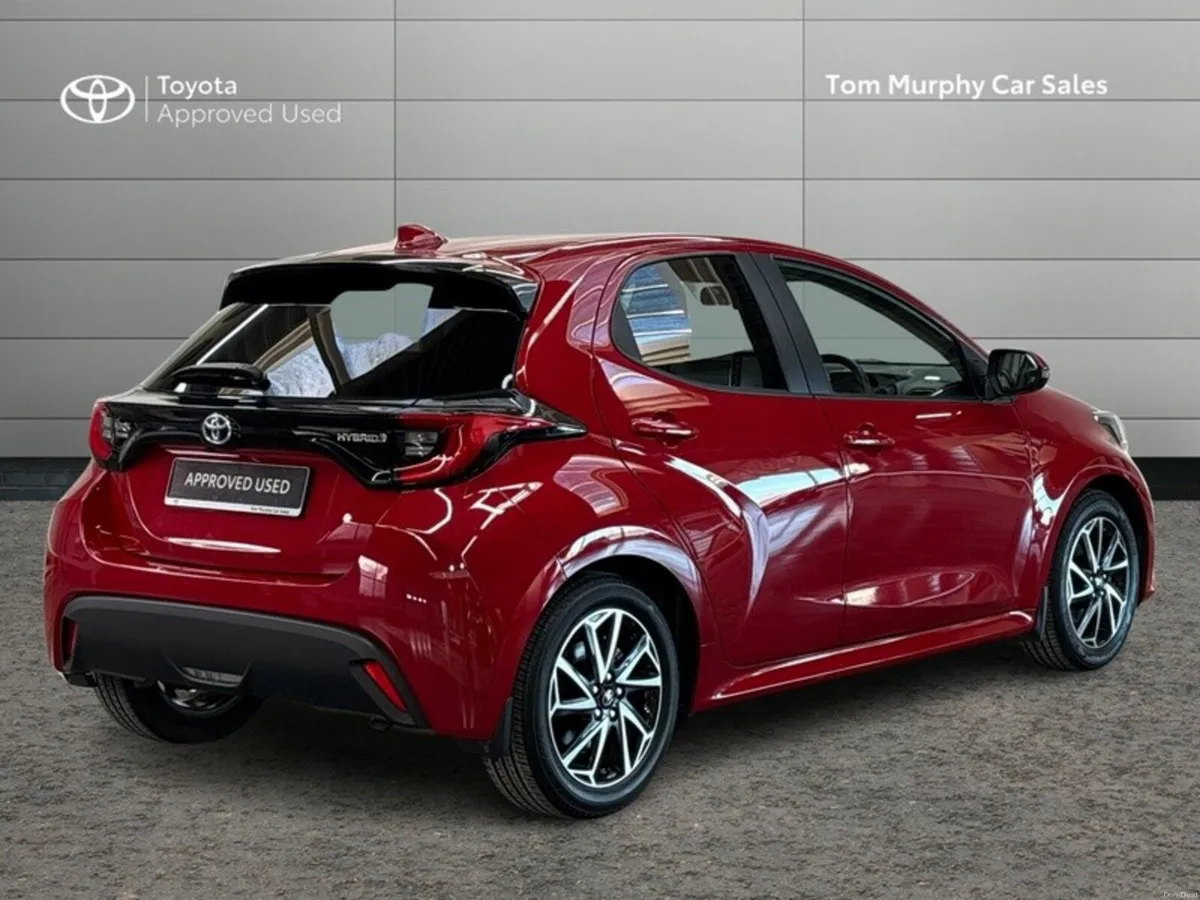 Toyota Yaris YARIS 1.5 HYBRID L/SPORT - 1 OWNER CA - Image 2