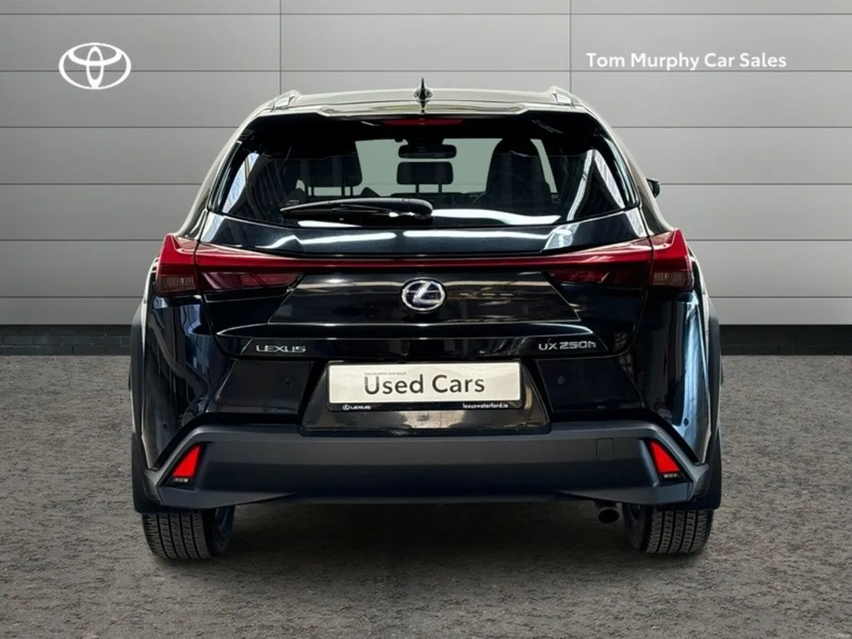 Lexus UX DYNAMIC HYBRID - LOW MILEAGE - ONE OWNER - Image 4