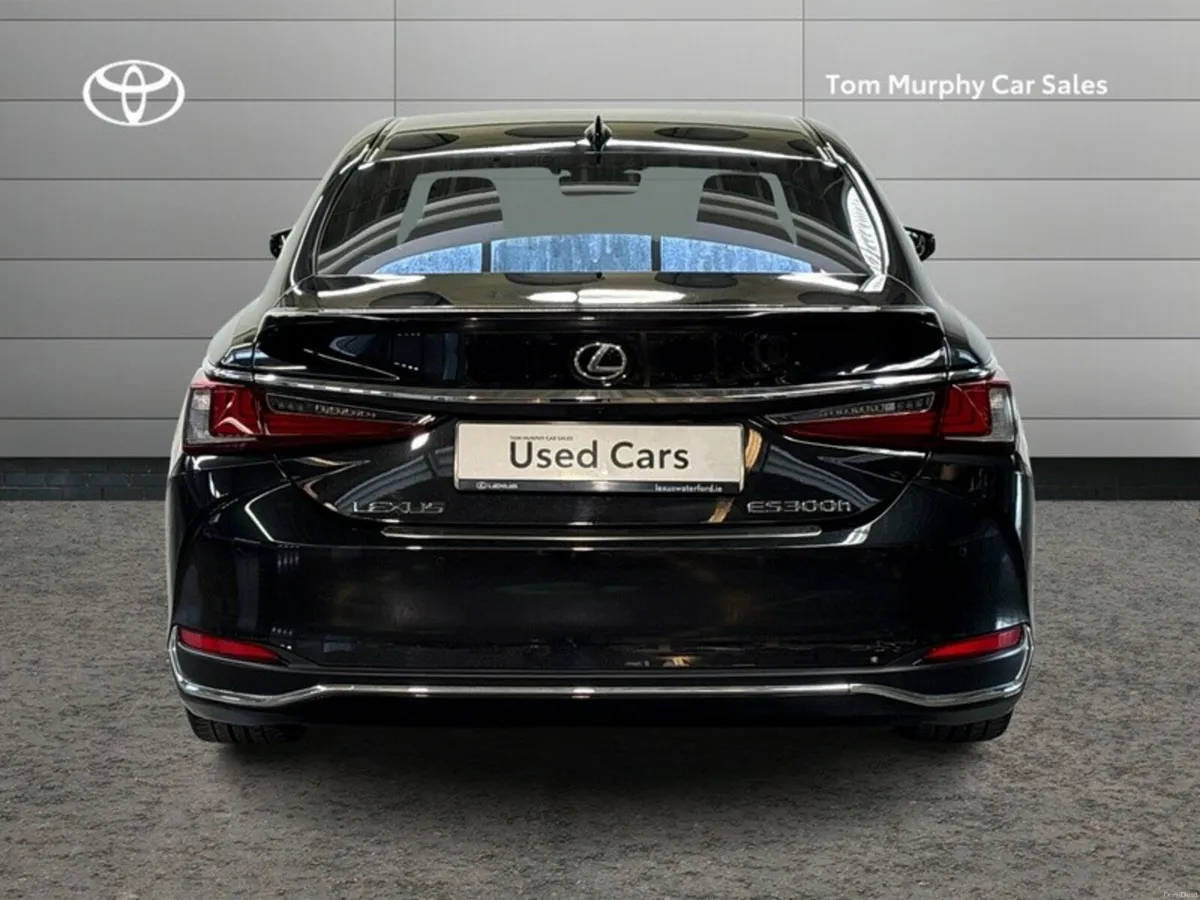 Lexus ES ES300h Dynamic - Image 4