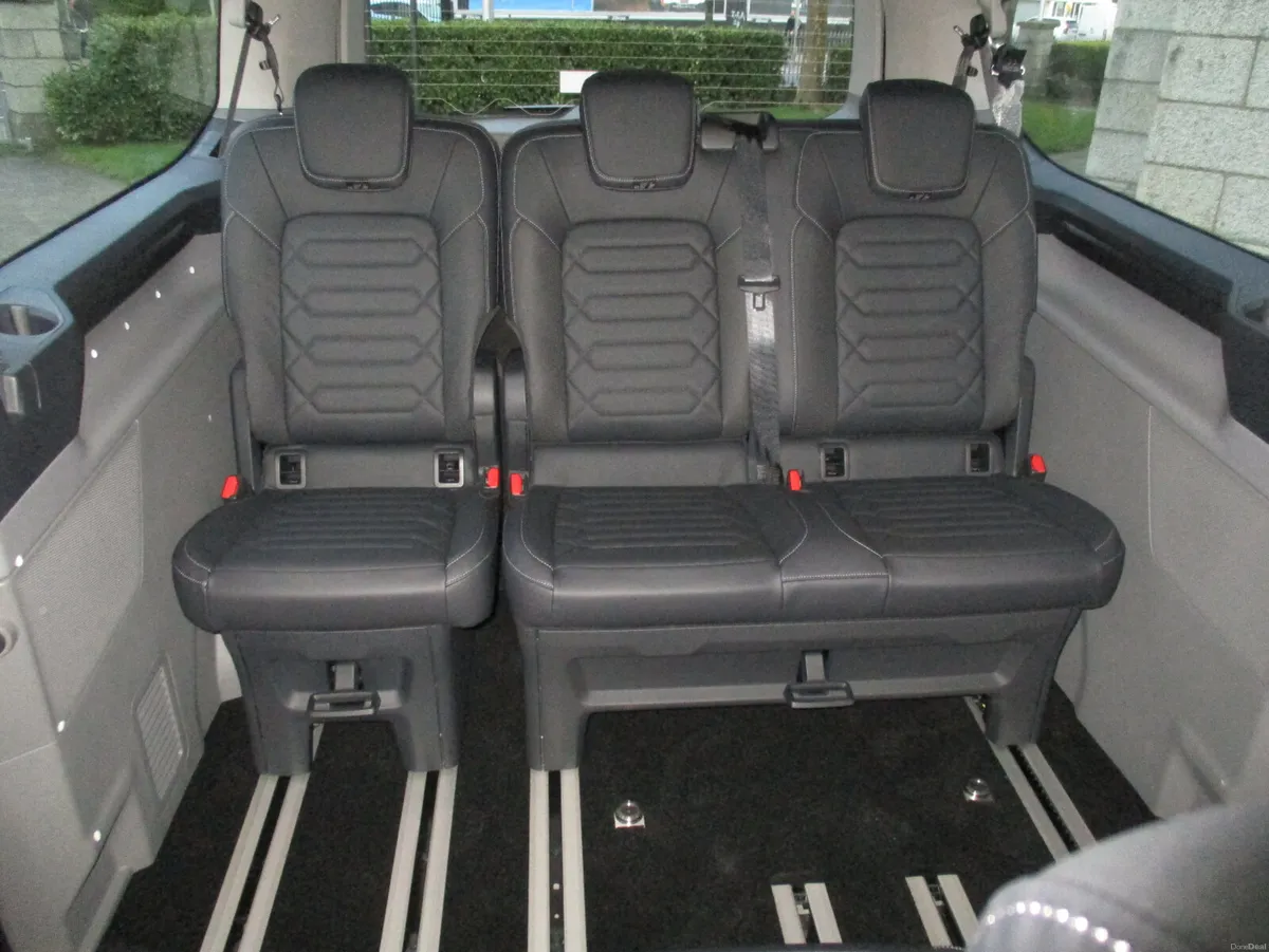 2026 FORD TOURNEO TITANIUM 2.5 PHEV 9 SEATER - Image 6
