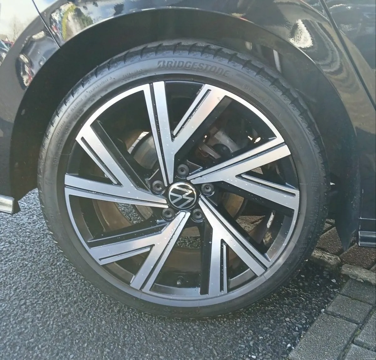 Volkswagen Golf R-Line 1.5 TSI 130HP **REAR VIEW C - Image 4