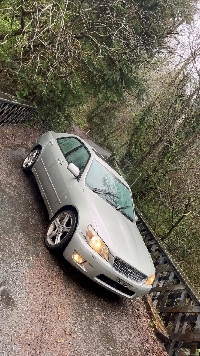 Lexus IS 2001 - Image 4