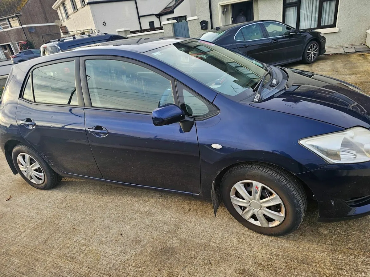 Toyota Auris 2007 - Image 2