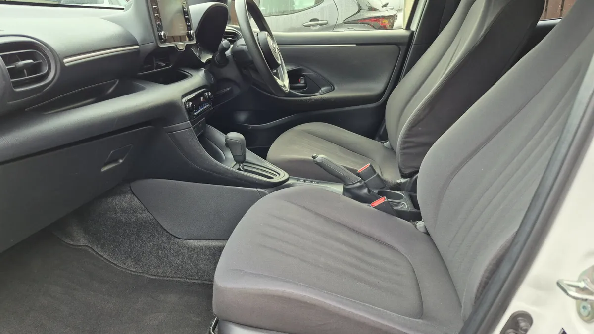 Toyota Yaris 1.5 Hybrid 2020 Immaculate - Image 4