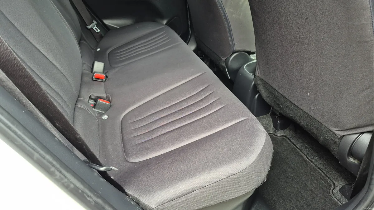 Toyota Yaris 1.5 Hybrid 2020 Immaculate - Image 2