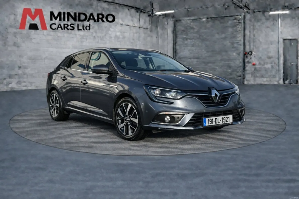 Renault Megane 2019//EXCELLENT CONDITION - Image 1