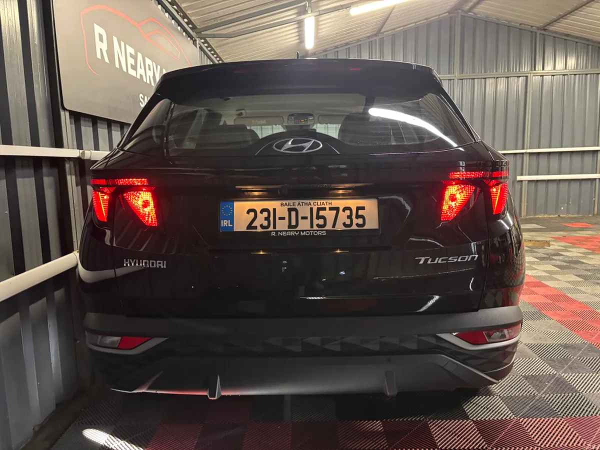 2023 Hyundai Tucson 2WD Executive Manual - Image 2