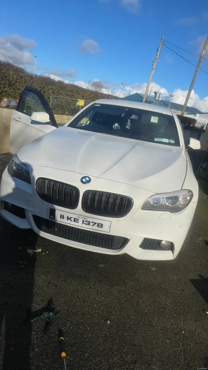 BMW 5-Series 2011 - Image 2