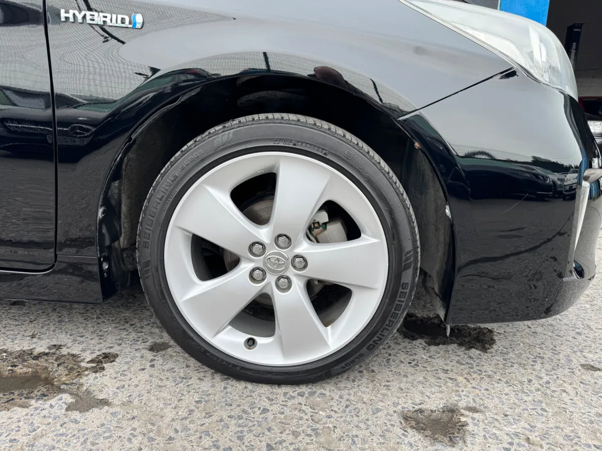 Toyota Prius - Image 3