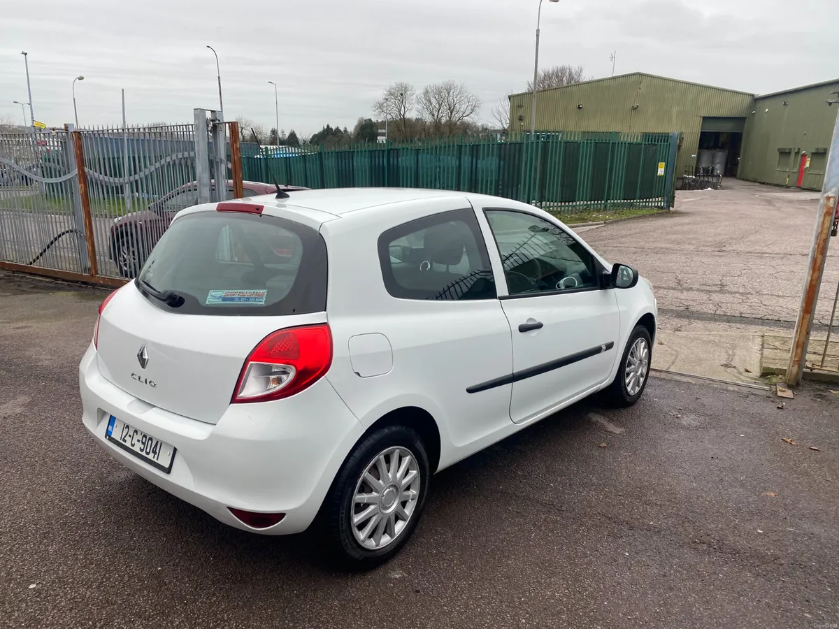 Renault Clio 2012 LOW MILAGE CAR - Image 4