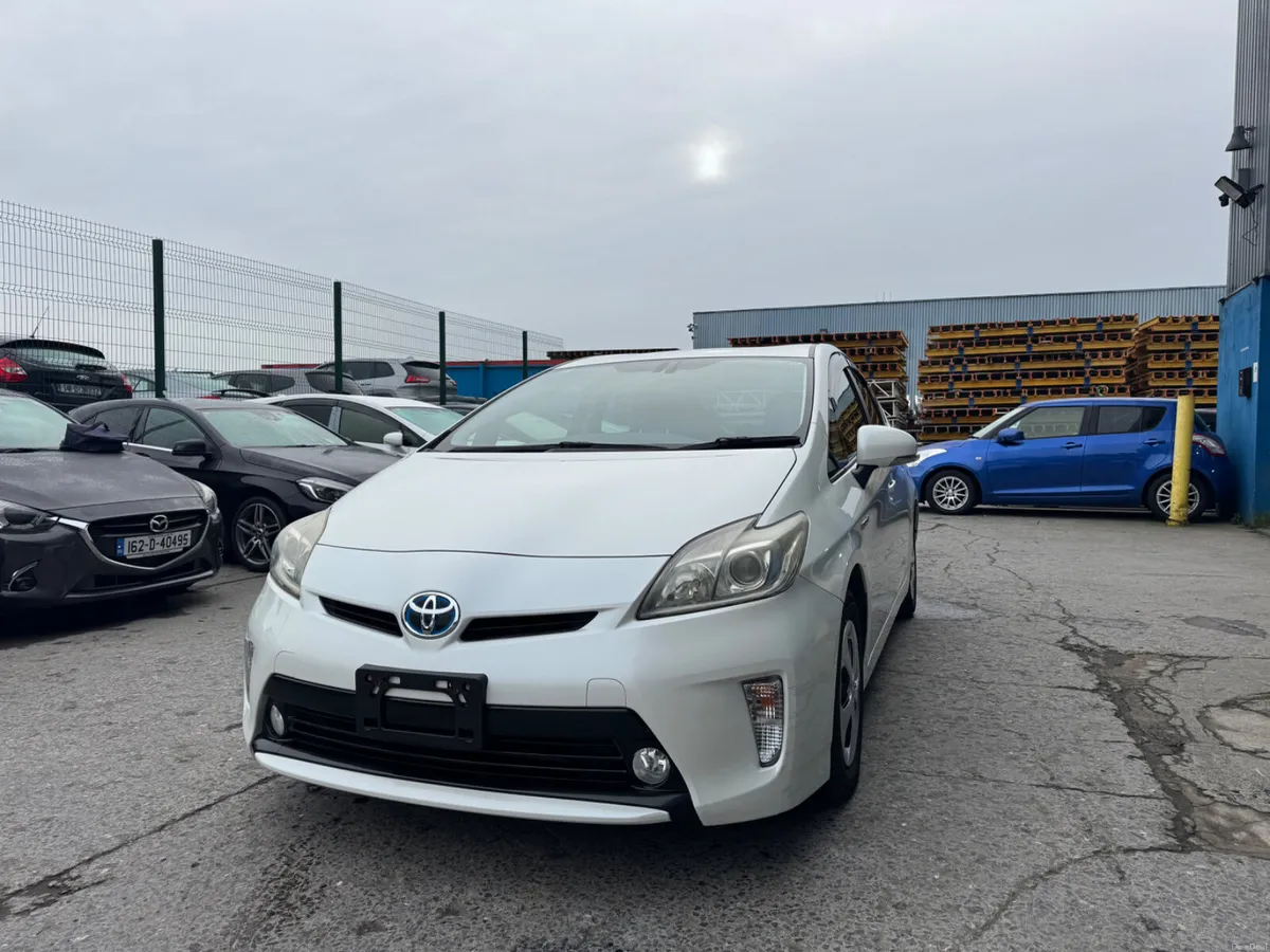 2015 Toyota Prius Hybrid G Leather Speck - Image 1