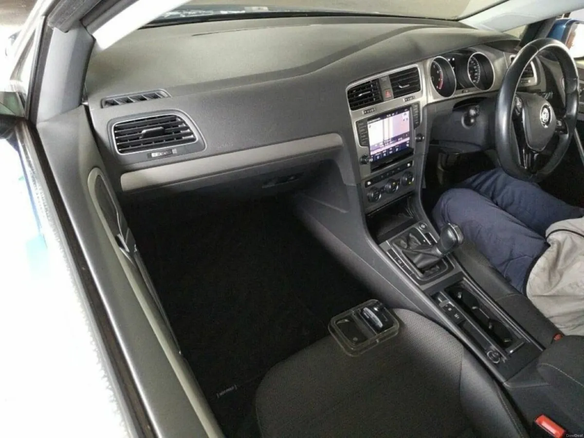 Volkswagen Golf 1.2 AUTOMATIC ESTATE - TSI COMFORT - Image 3