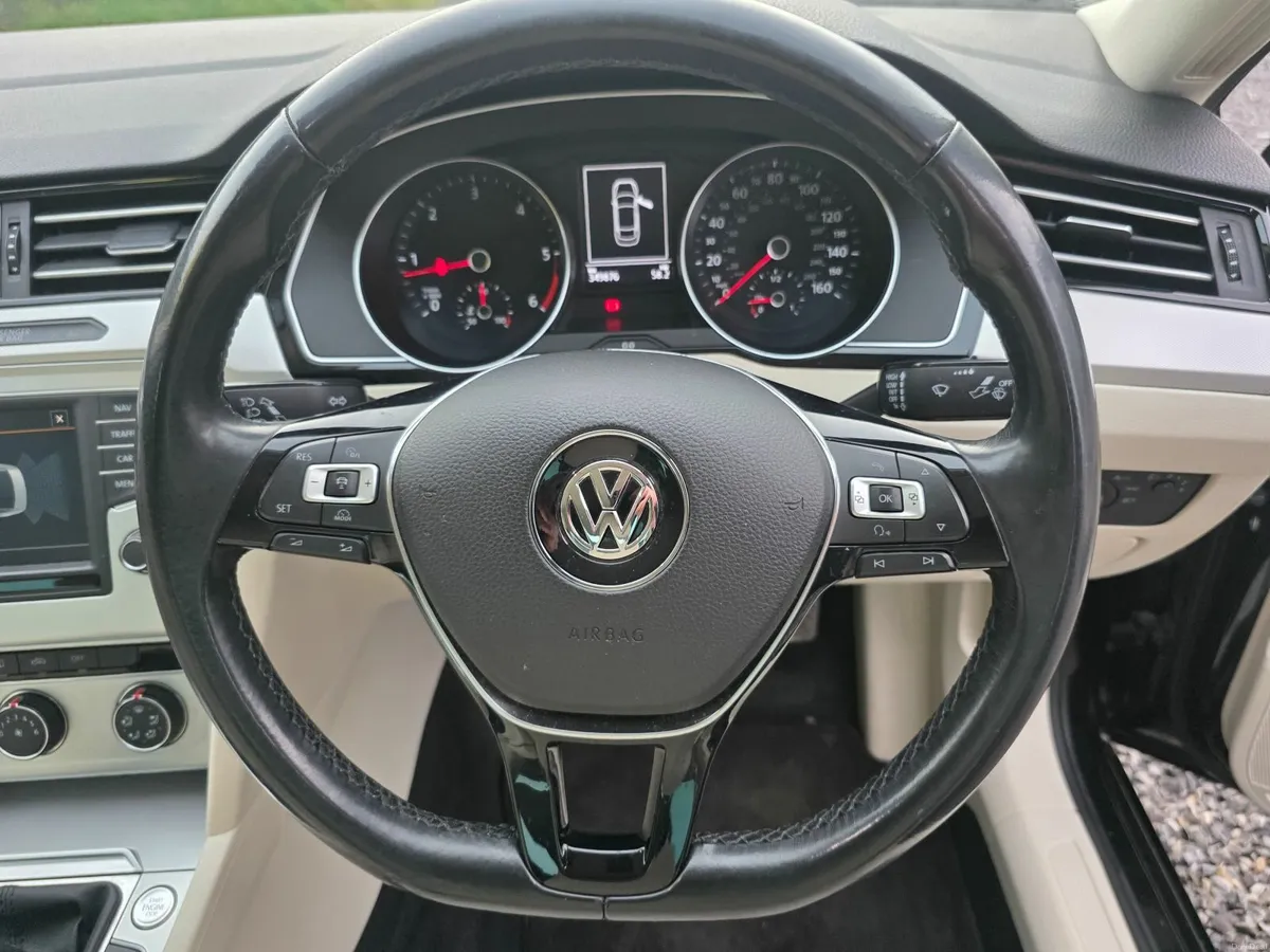 Volkswagen Passat 2015 - Image 3