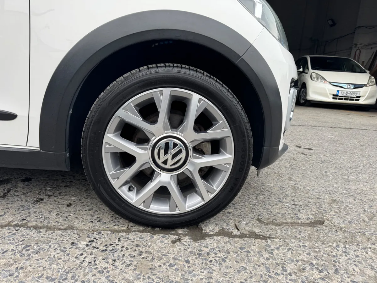 Volkswagen Up - Image 2